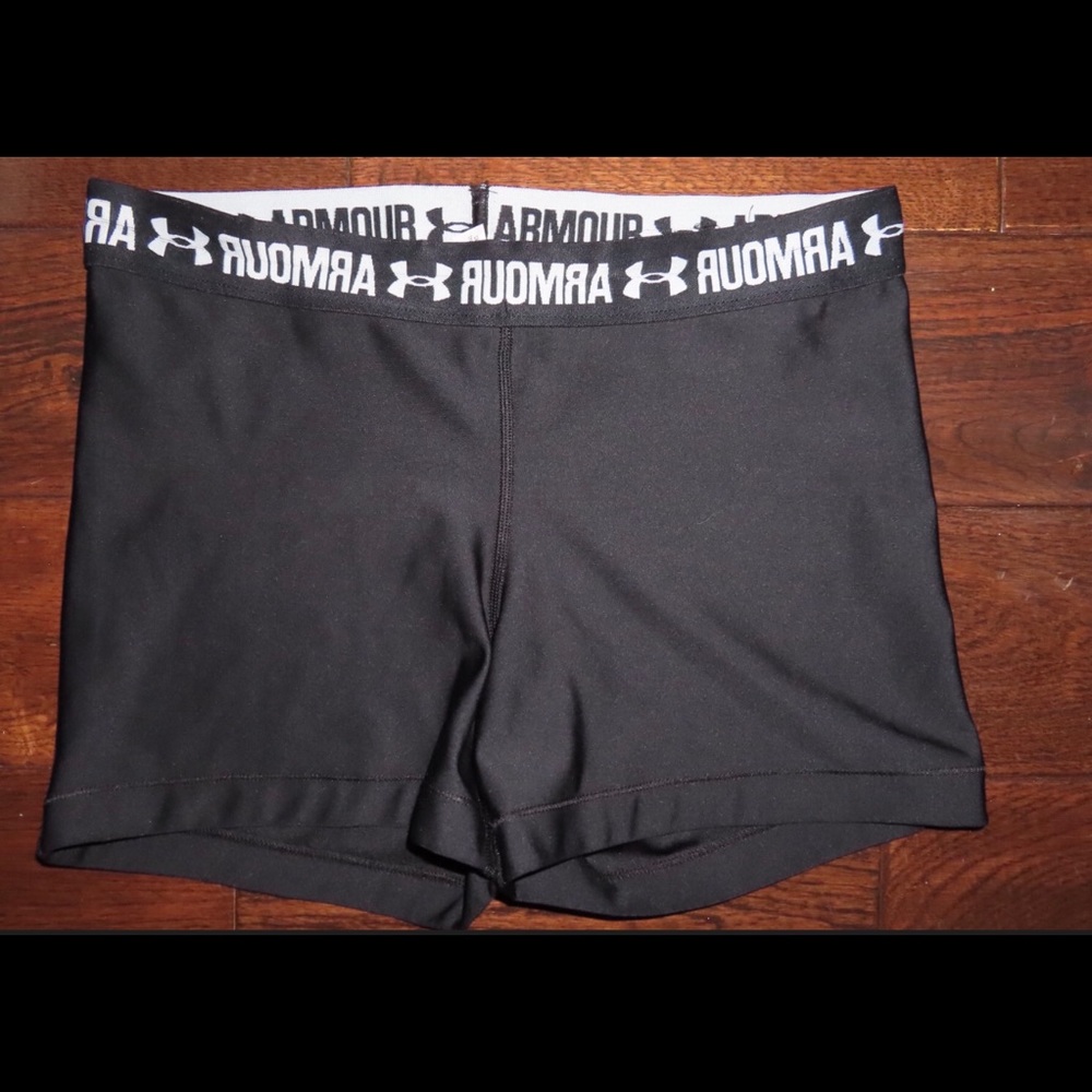 Foldable Under Armour spandex black shorts